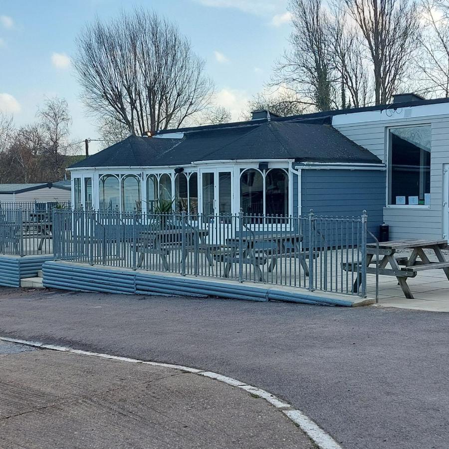 Warden Springs Caravan Park Ms16 Thornhill Road, Eastchurch,Me124Hf Sheerness Luaran gambar